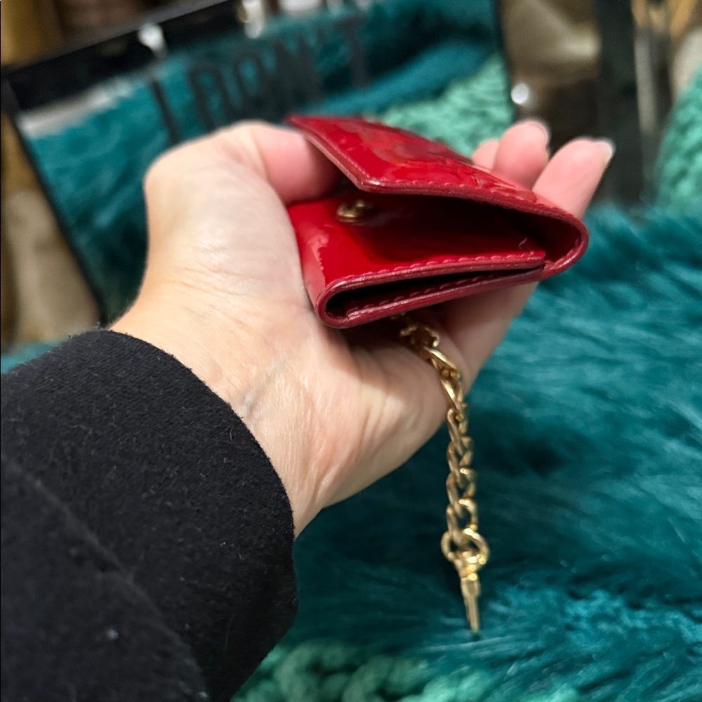 Louis Vuitton Scarlet vernis key holder Wallet with Gold Chain - Picture 11 of 11